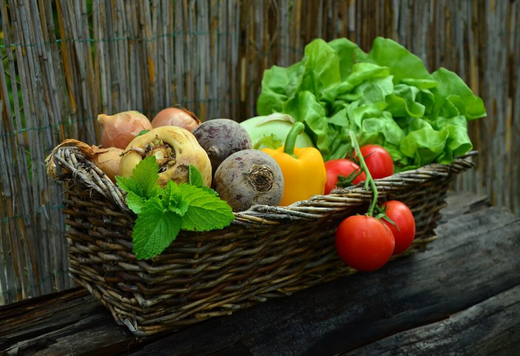 How Seasonal Eating Can Simplify Your Life and Boost Your Homesteading Skills